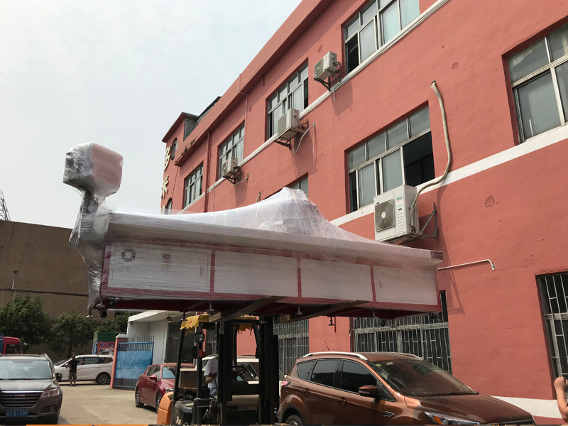 家具方管熱熔機(jī)床，專車發(fā)往山海