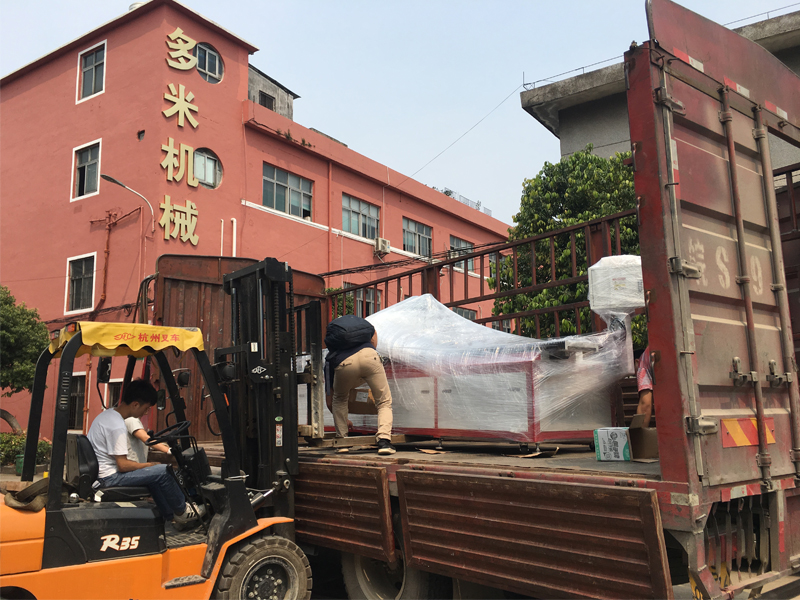 家具方管熱熔機(jī)床，專車發(fā)往山海