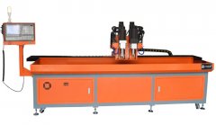 熱熔數(shù)控鉆孔機換刀按復位鍵，刀卡住了，不手